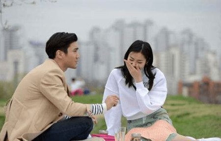 短剧离婚后前夫秒变粘人精——情感与生活的交织