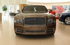 宾利一般身价多少人开(迈巴赫好还是宾利好)