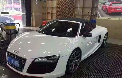 奥迪r8敞篷版(奥迪r8敞篷版四座的跑车多少万)