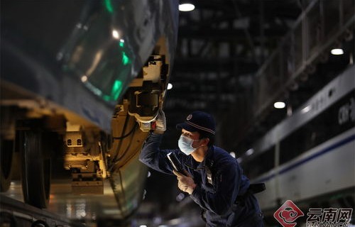 悲剧的代价，一位年轻机械师因高铁撞击不幸身亡