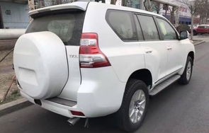 丰田霸道2700(丰田霸道2700四驱如何操作)