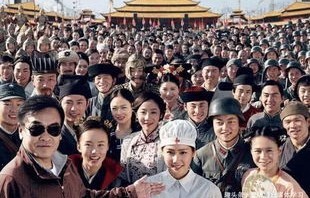 横店群演降薪现象，从10小时135元看影视行业变革