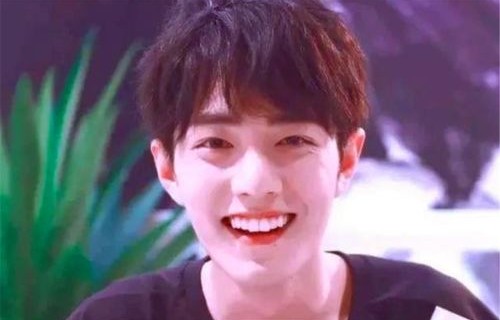 何炅坦言，最害怕的，是只有名字上热搜