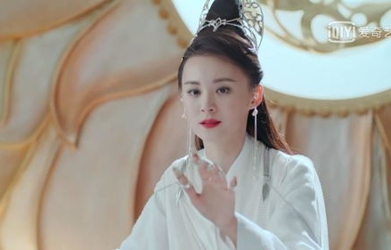 李一桐唐装美人风华绝代，惊艳时光