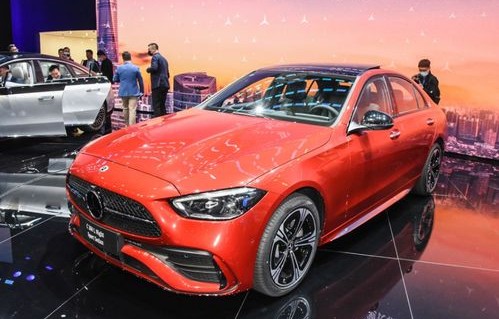 奔驰最新款2022上市豪华版(奔驰最新款豪车)
