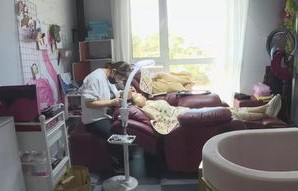 大学生宿舍化妆工作室，生意火爆的美丽创业之路