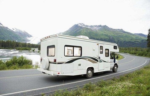 迷你小房车两人5万左右(二手房车出售3万到4万)