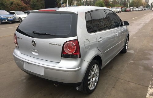 大众小菠萝自动挡(大众小菠萝自动挡汽车图片)