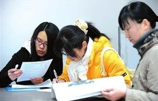 职场与外貌，女学生求职遭遇的美丽困扰