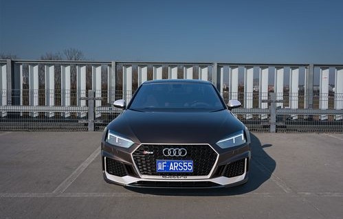 奥迪quattro很牛吗(奥迪quattro有多厉害)