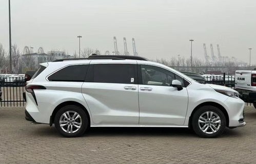丰田塞纳商务车2023款价格图片大全(丰田塞纳商务车2023款价格图片大全锐界)
