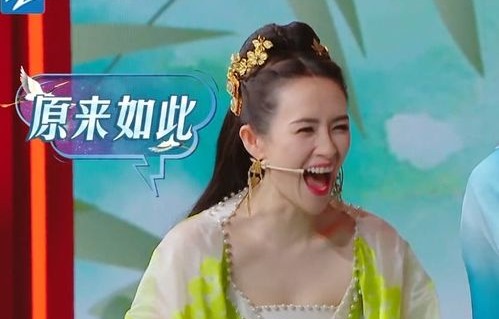 蒋欣回眸,一瞬间的眷恋