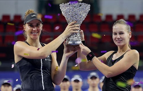 郑钦文带伤遗憾落败，中网决赛失之交臂