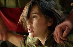 战狼女主余男官宣结婚，爱情与事业的双重胜利