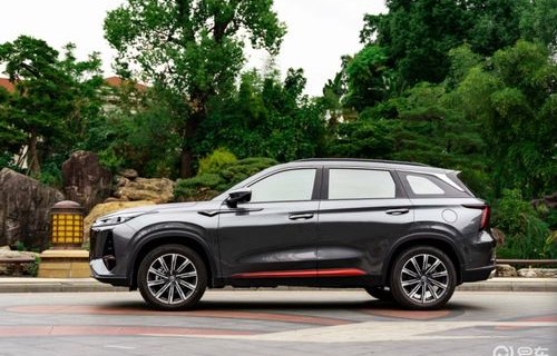 瑞虎8plus和8pro哪个好(瑞虎8plus跟瑞虎8选谁)