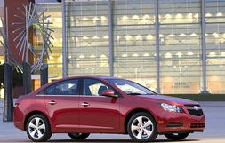 雪佛兰科鲁兹参数配置(雪佛兰科鲁兹参数配置2014 前悬)