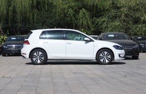 纯进口高尔夫多少钱(进口高尔夫价格)