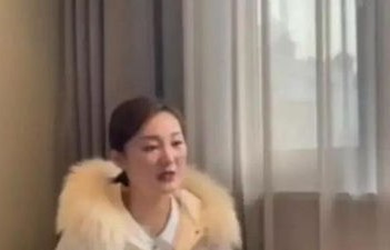 大衣哥采访中的意外翻墙事件