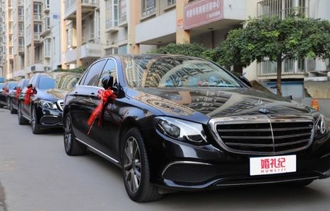 开奔驰e300算有钱人吗(奔驰s500多少钱一辆)