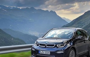 女人适合奔驰还是宝马(女人适合奔驰还是宝马奥迪呢)