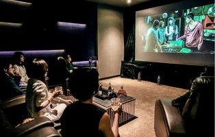 观影新视角，看电影的最佳位置并非正中间