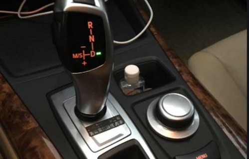 第一次开自动挡车步骤(第一次开车自动挡怎么操作)