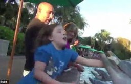 十二岁女孩遭遇超超级肥胖，体重四百斤的挑战与探索