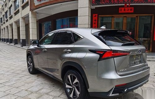 开宝马和雷克萨斯哪个有面子(宝马车好还是雷克萨斯车好?)