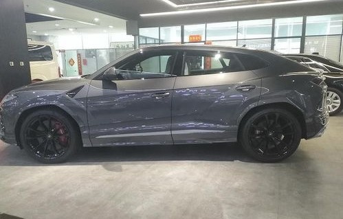 兰博基尼suv2021款多少钱(兰博基尼suv多少钱一台)