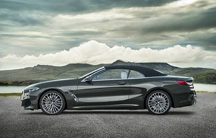 宝马8系敞篷轿跑车(宝马8系敞篷轿跑车是硬顶吗)