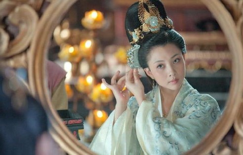 短剧皎皎入寒夜——周灵儿的传奇故事