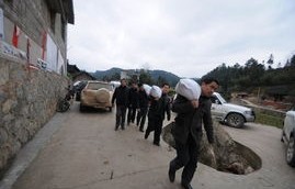 前童星住所大火，悲剧中的窒息死亡