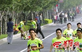 杭州马拉松冠军变亚军，痛失21万背后的故事