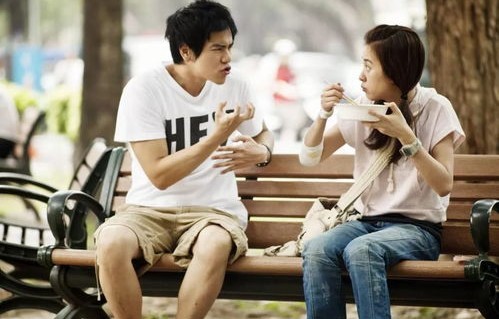 跨越四旬的硬座之旅，女生与邻座男生的意外邂逅