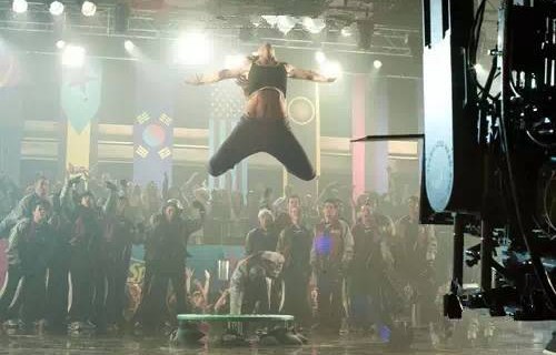 郭刚堂，呼富吉——余华英的影子舞者