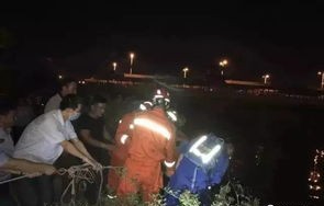 悲痛之河，父亲跳河救女，英勇牺牲