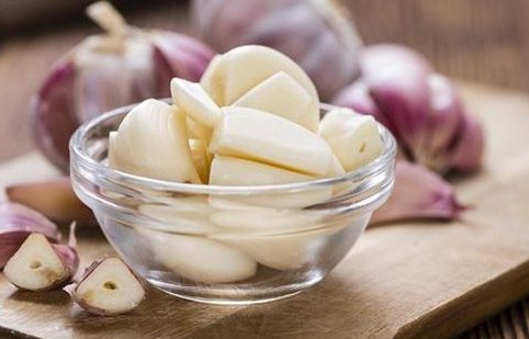 大蒜的奇妙之旅，从厨房调料到美利坚的威胁