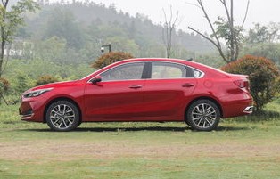 全新起亚k3多少钱(2022全新起亚k3)