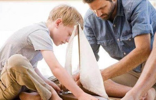 烧伤妈妈术后首次开口说话——坚韧母爱的奇迹