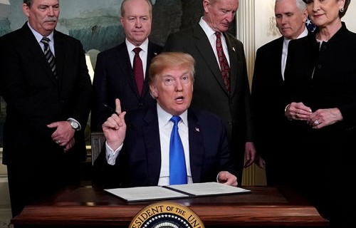 特朗普宣布对中国征收关税，中方坚决回应