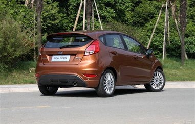 2014年福特嘉年华两厢多少钱(14款福特嘉年华二手车能卖多少钱)