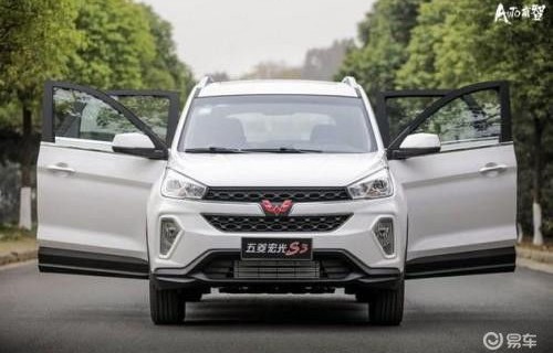 五菱星驰suv2023款价格及图片(五菱星驰suv2023款价格及图片配置)