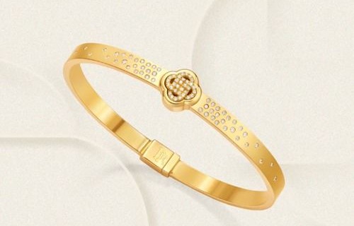 广东女孩慧眼独具，八年时光金手镯价值翻三倍