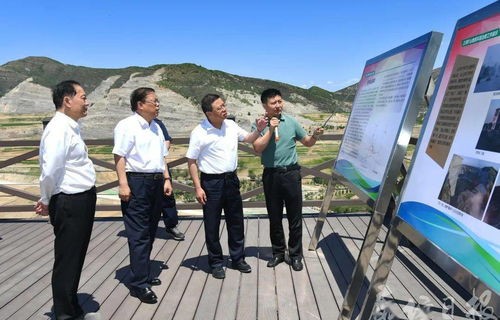 甘肃某地井盖一敲就碎，城市设施的隐患与反思