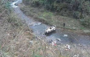 车辆坠河事件,六人失联,疑似发现准新娘