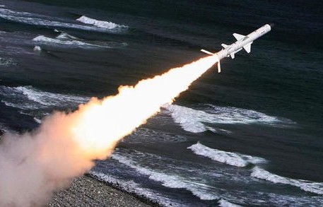 俄洲际导弹战车巡逻，巨弹头下的安全防线