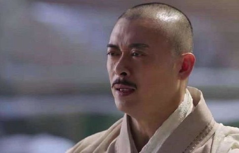 瑞士卷事件解析，当事博主否认摆拍，真相究竟如何？