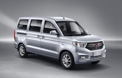 五菱宏光s7座报价图片(五菱宏光7座车价格及图片大全)