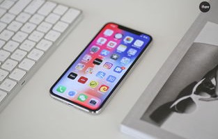 苹果4，革命性的智能手机鼻祖