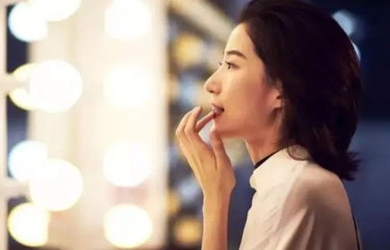 穷酸实习生竟是总裁夫人——一部80集的精彩短剧